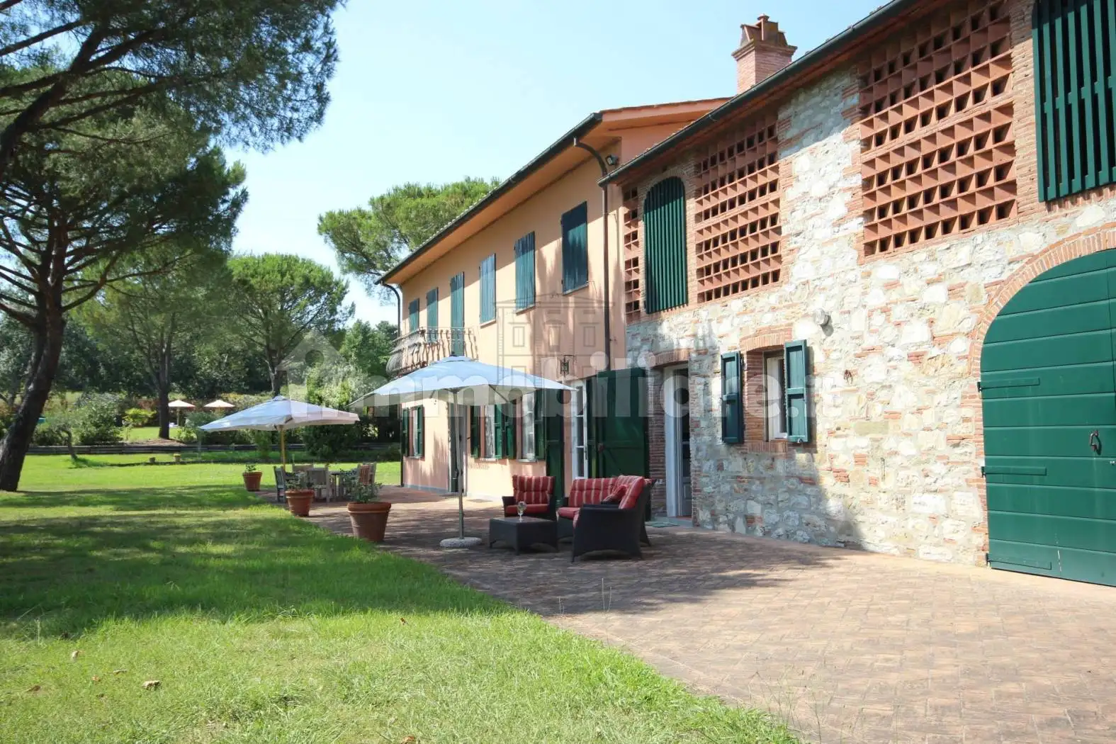 Rustico - Casale in vendita a Lucca