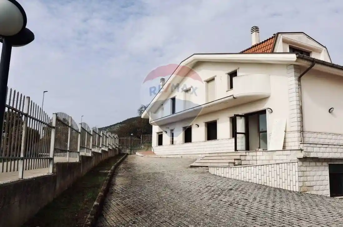 Palazzo - Edificio in vendita a San Giovanni Rotondo