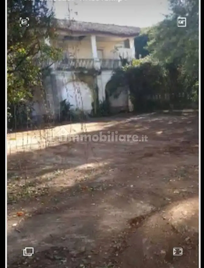 Palazzo - Edificio in vendita a Casal di Principe