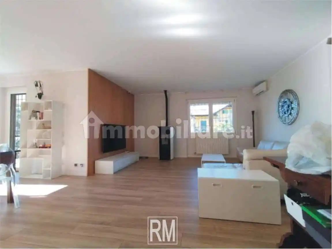 Villa in vendita a Brembate di Sopra