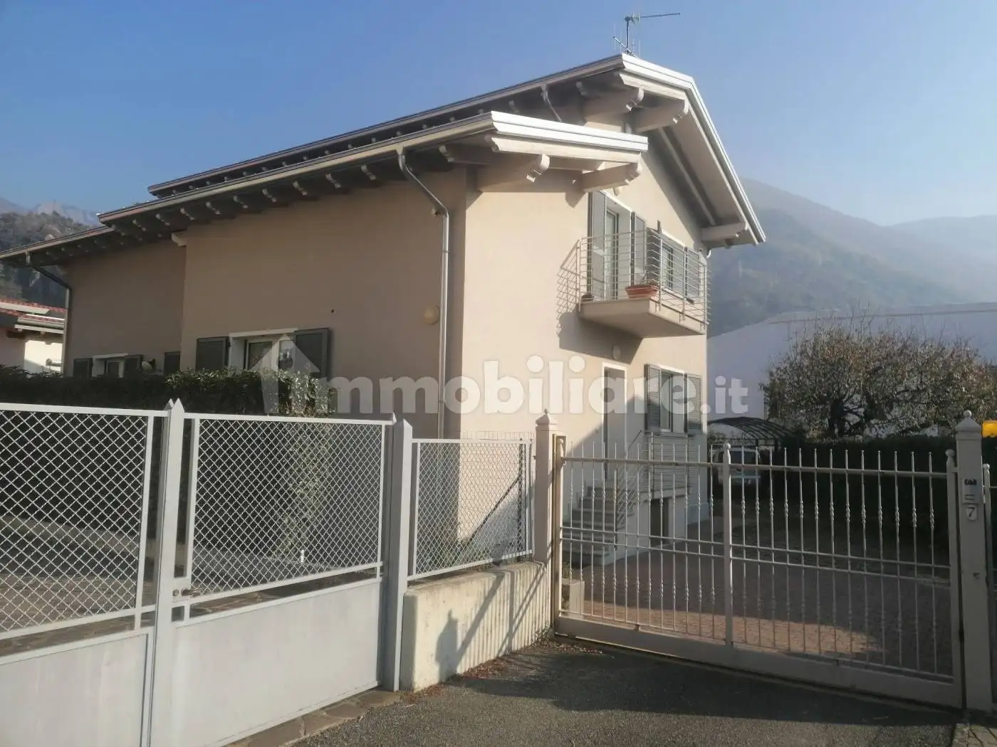 Villa in vendita a Dervio