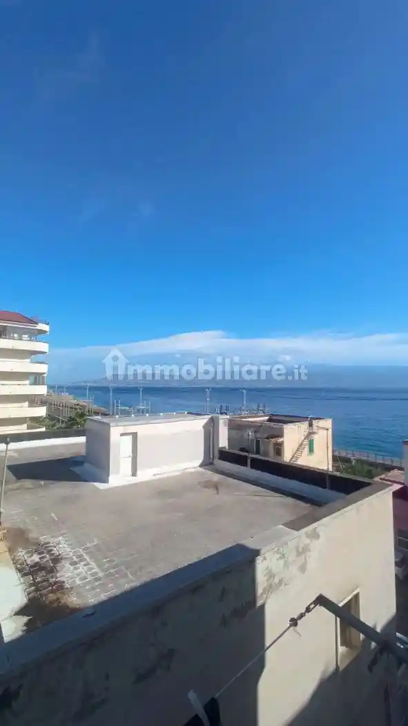 Palazzo - Edificio in vendita a Messina