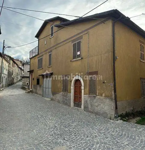 Casa indipendente in vendita a Tagliacozzo