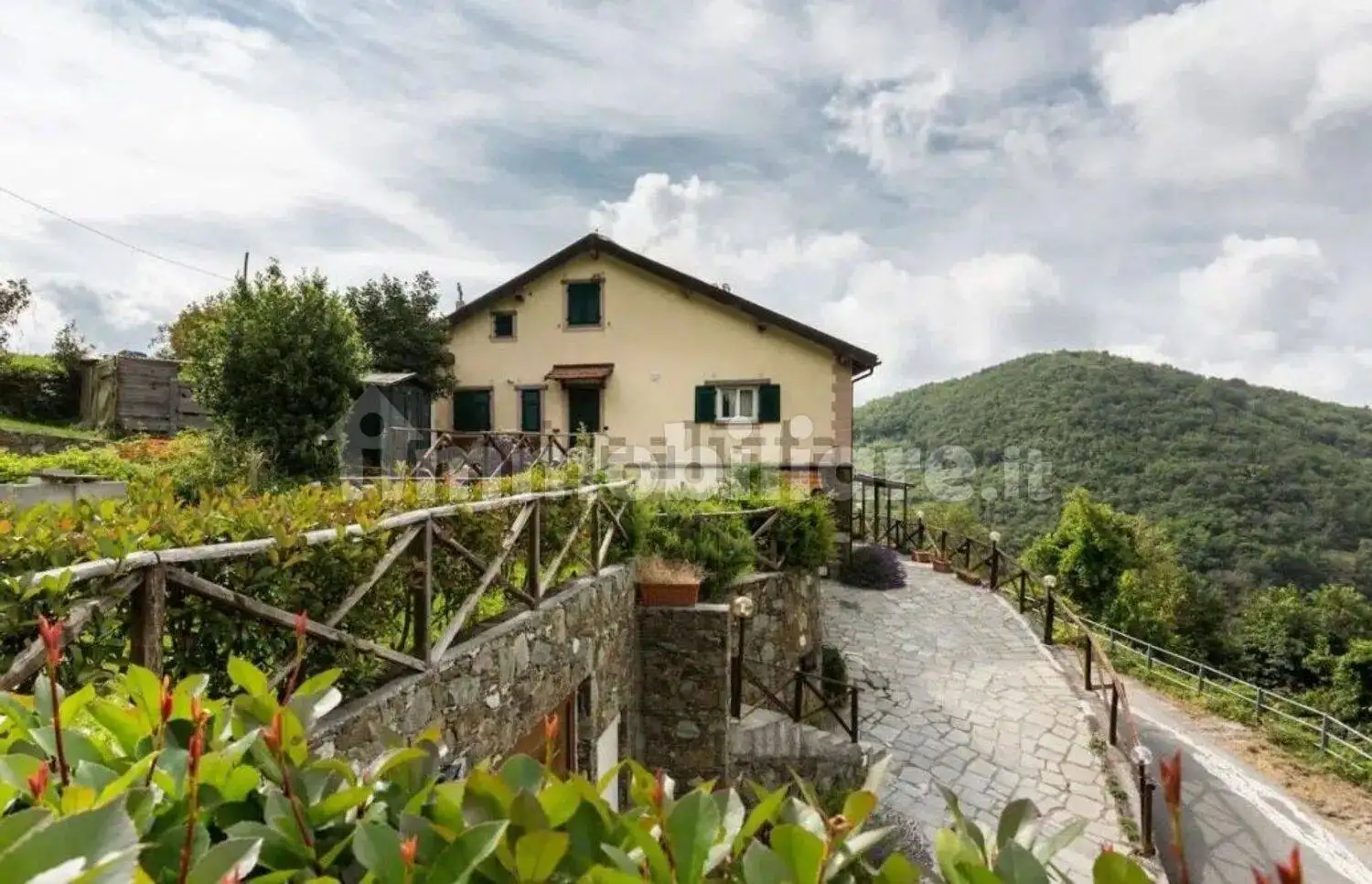 Villa in vendita a Varazze