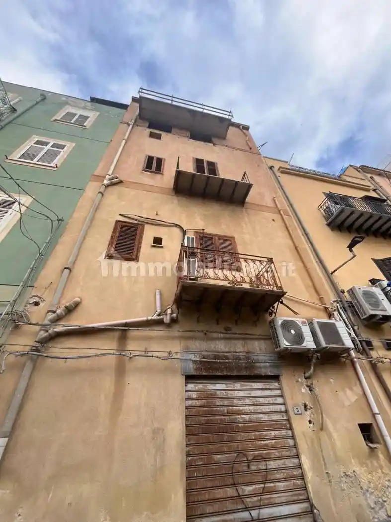 Palazzo - Edificio in vendita a Bagheria