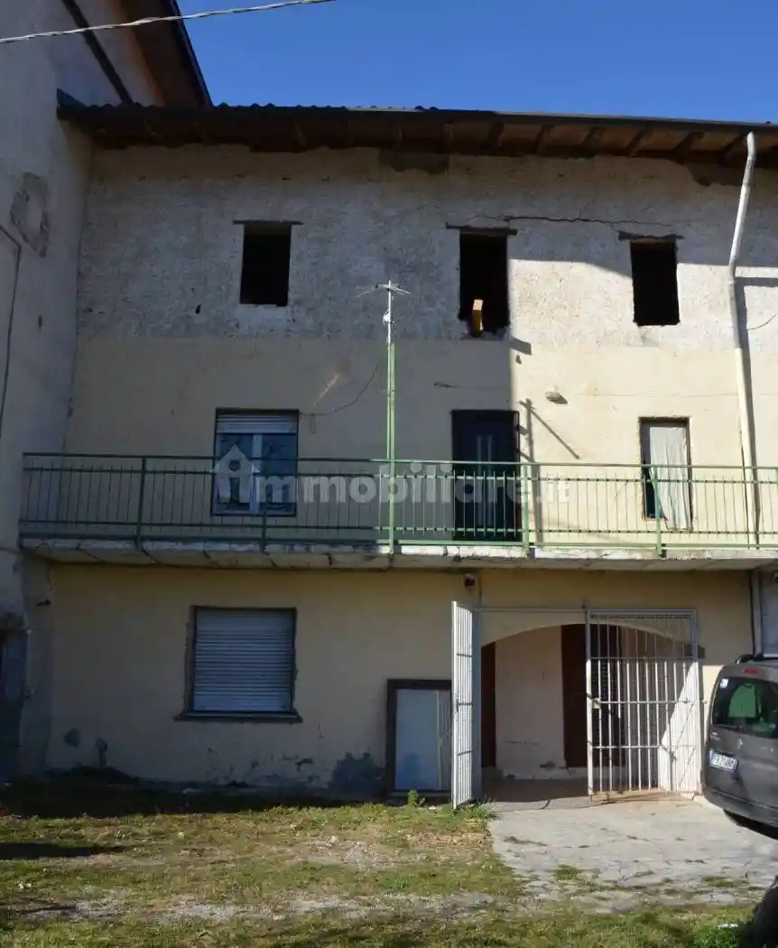 Casa indipendente in vendita a Endine Gaiano