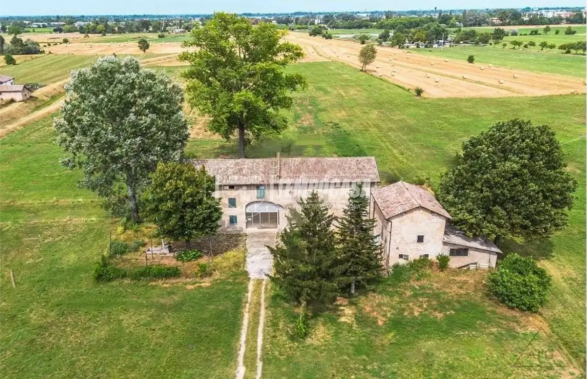 Rustico - Casale in vendita a Reggio Emilia