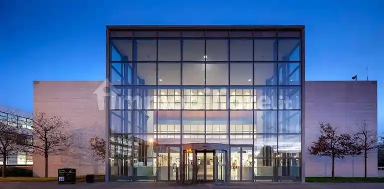 Palazzo - Edificio in vendita a Roma