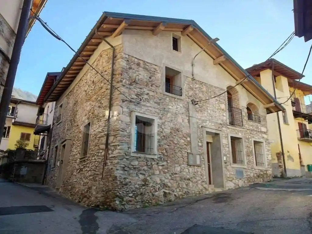 Appartamento in vendita a Valganna