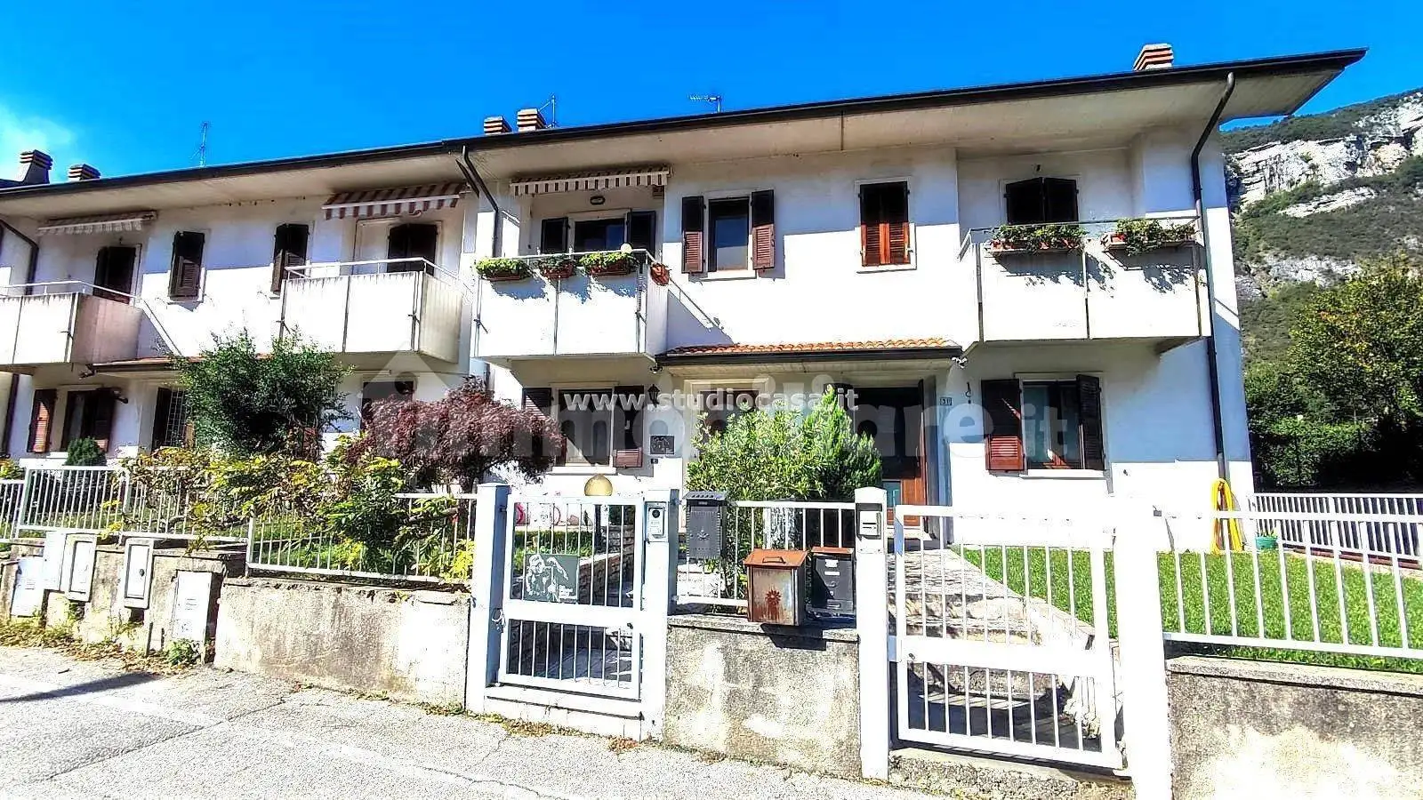 Villetta a schiera in vendita a Brentino Belluno