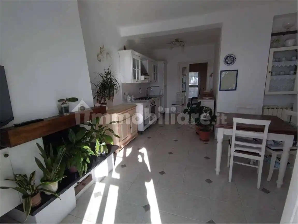 Casa indipendente in vendita a Luni