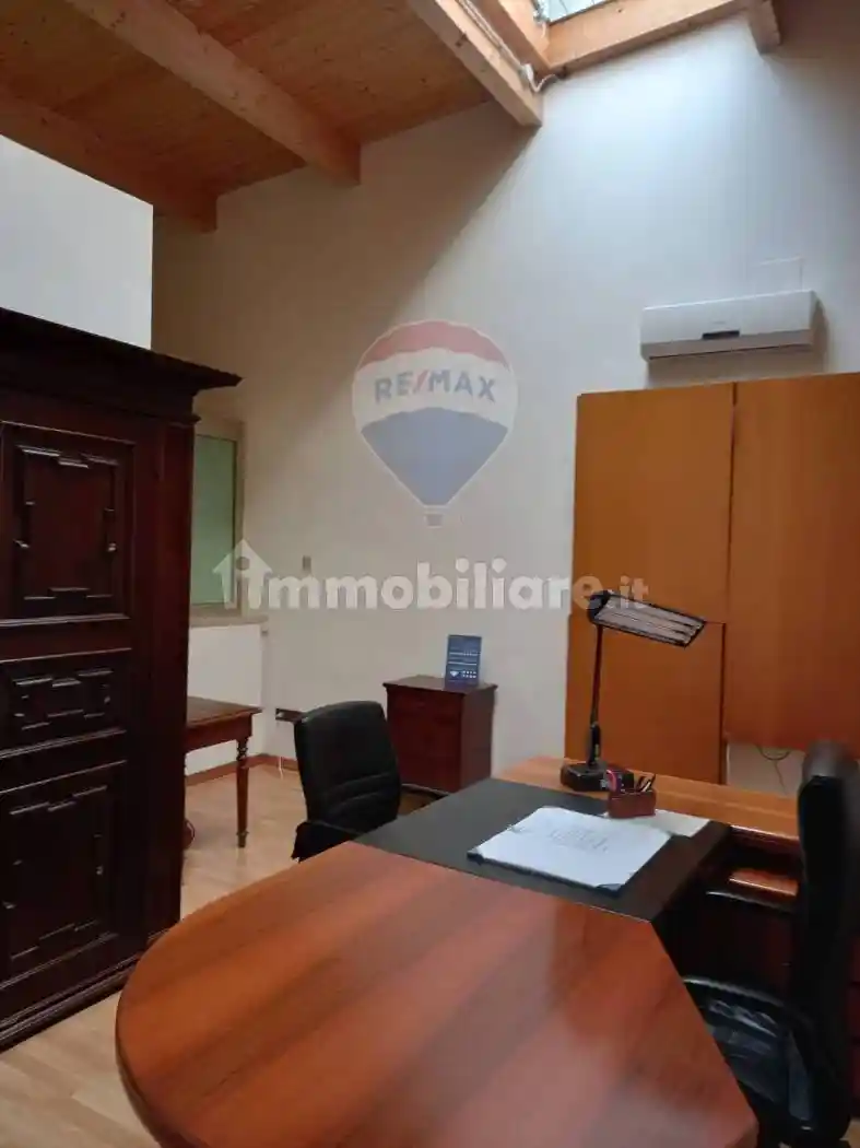 Palazzo - Edificio in vendita a Modena