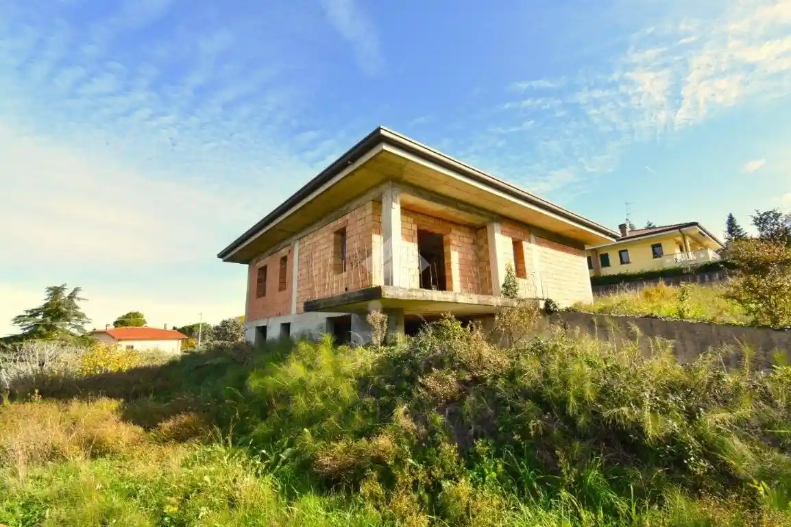 Rustico - Casale in vendita a Coriano