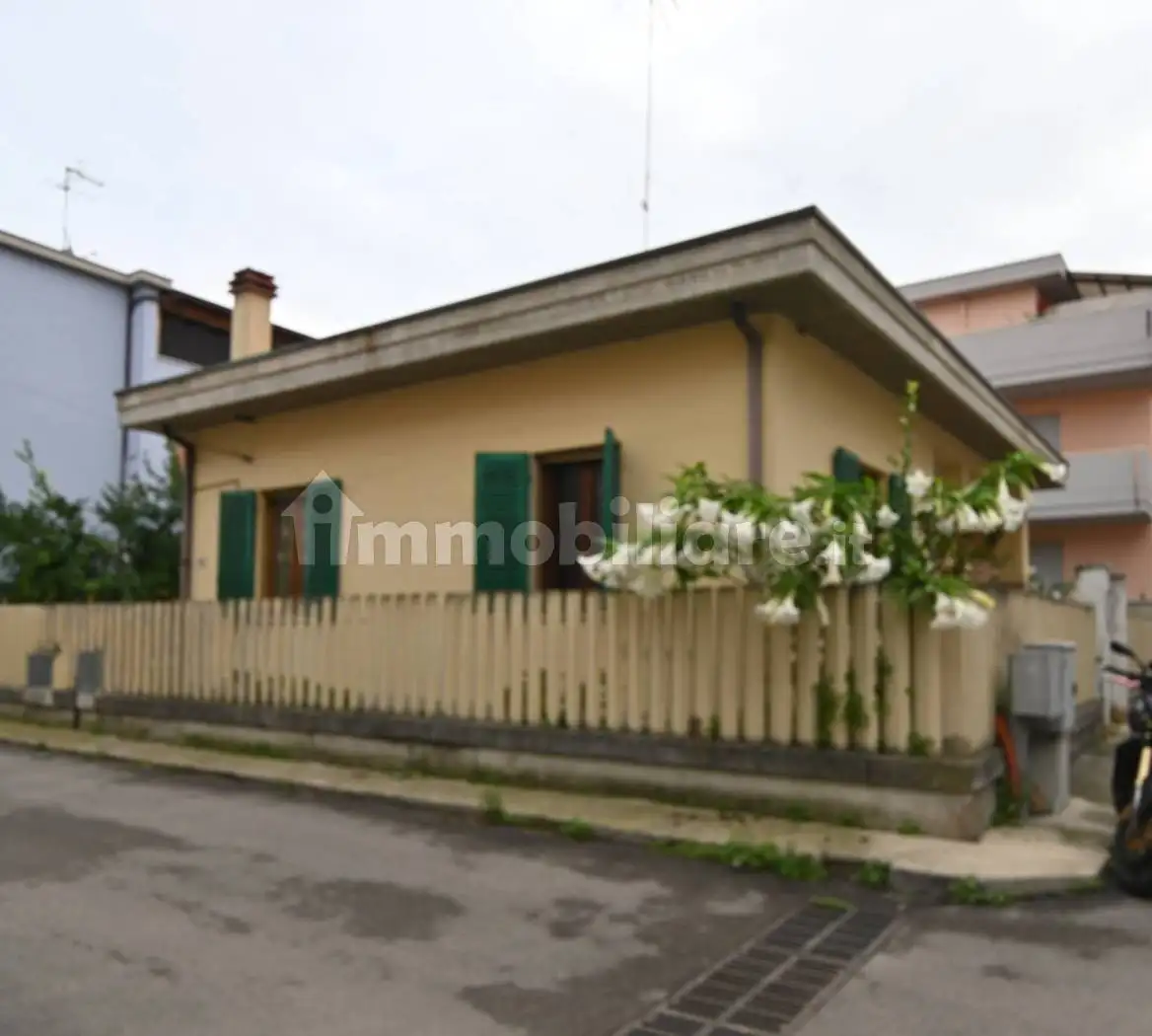 Villa in vendita a Roseto degli Abruzzi