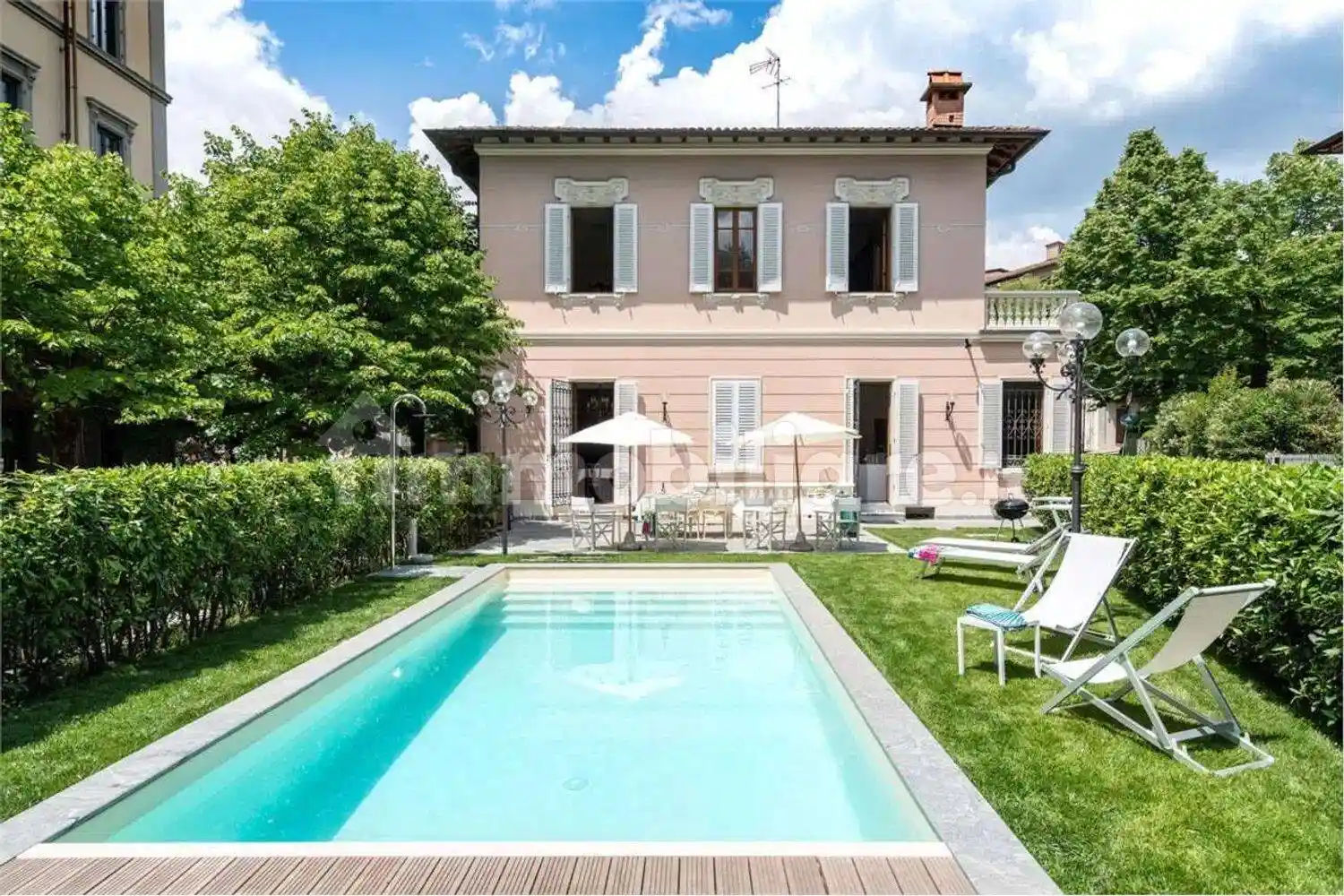 Villa in vendita a Montecatini-Terme
