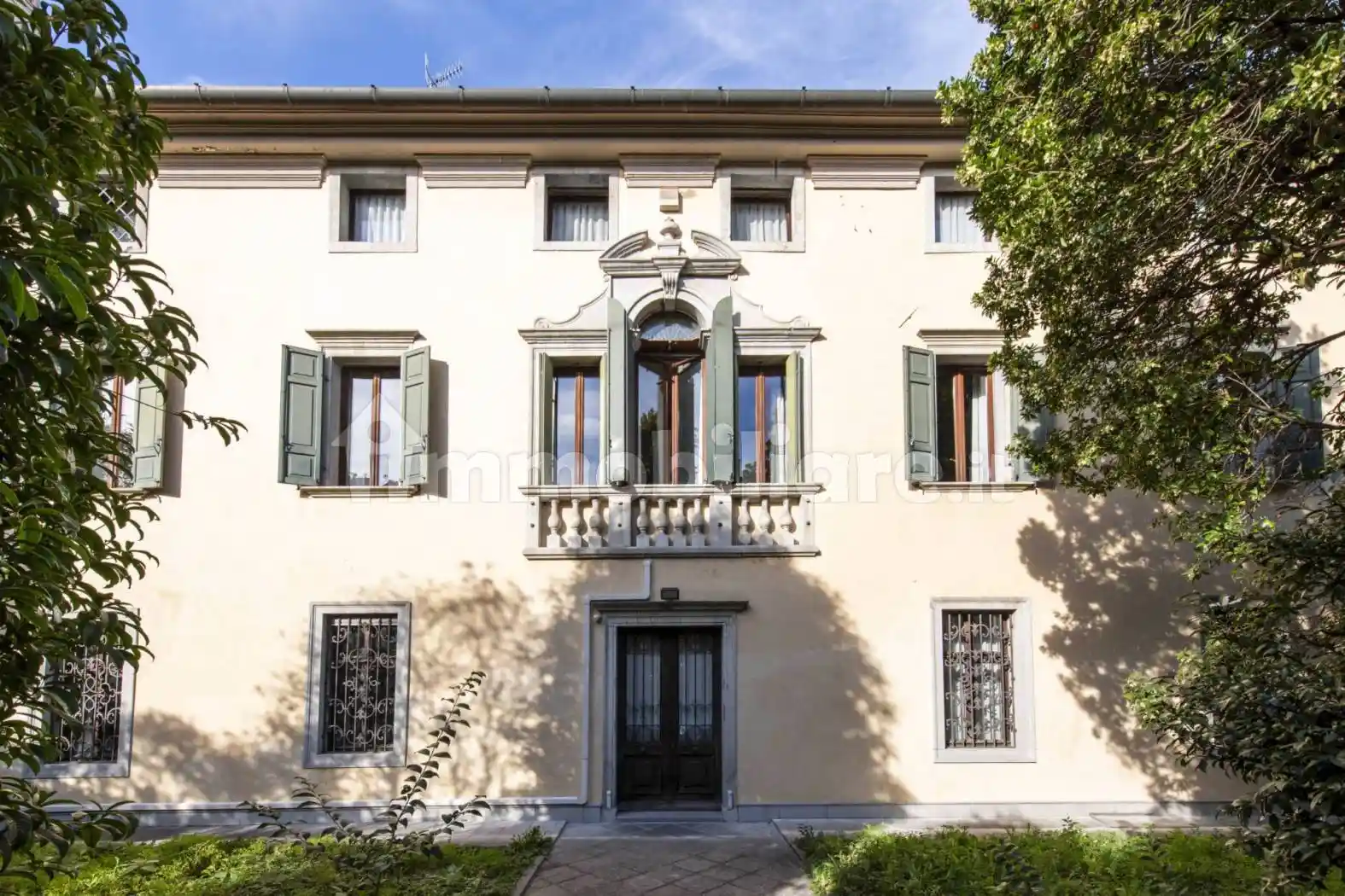 Palazzo - Edificio in vendita a Udine