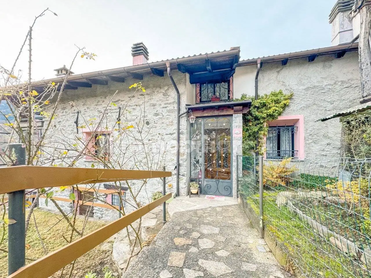 Casa indipendente in vendita a Calasca-Castiglione