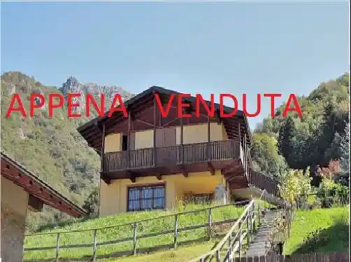 Villa in vendita a Costa Serina