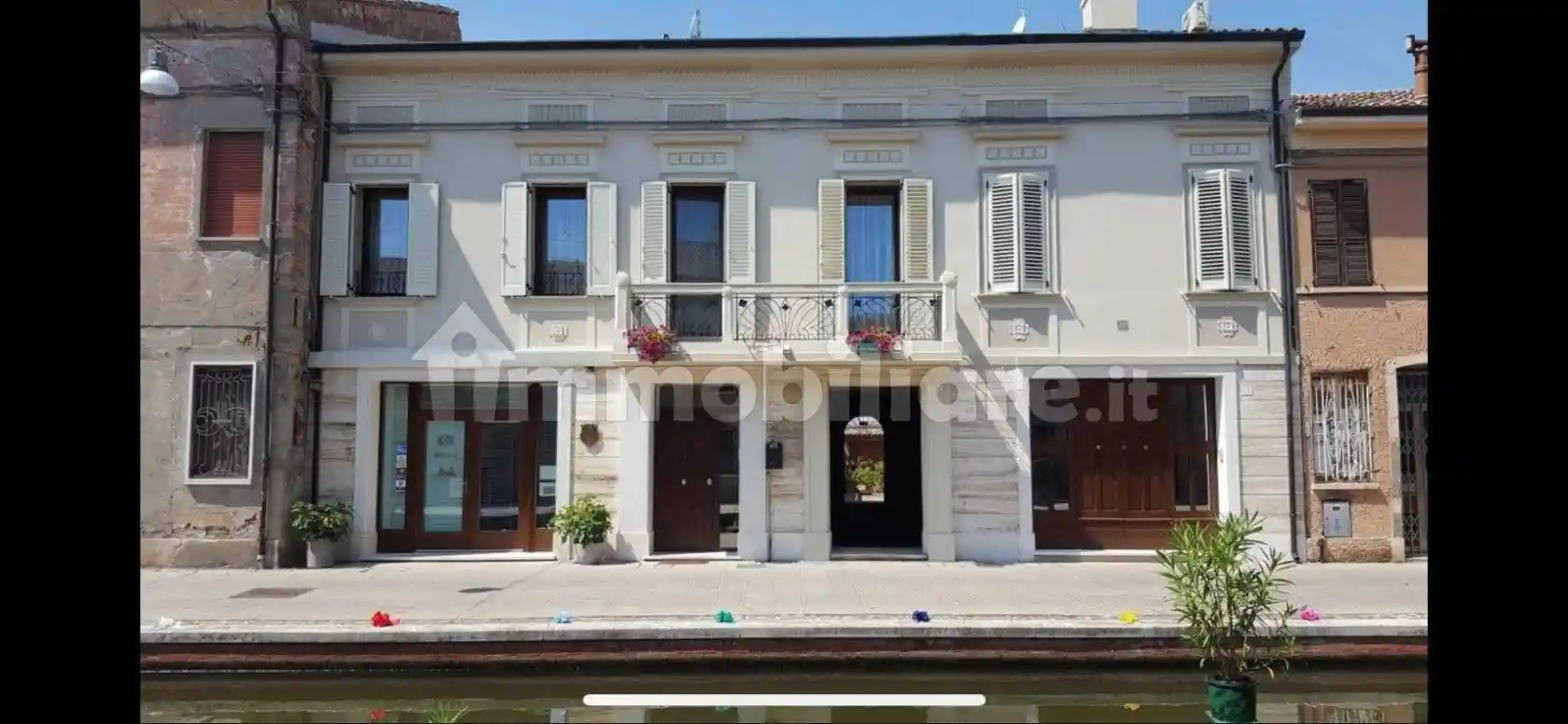 Palazzo - Edificio in vendita a Comacchio