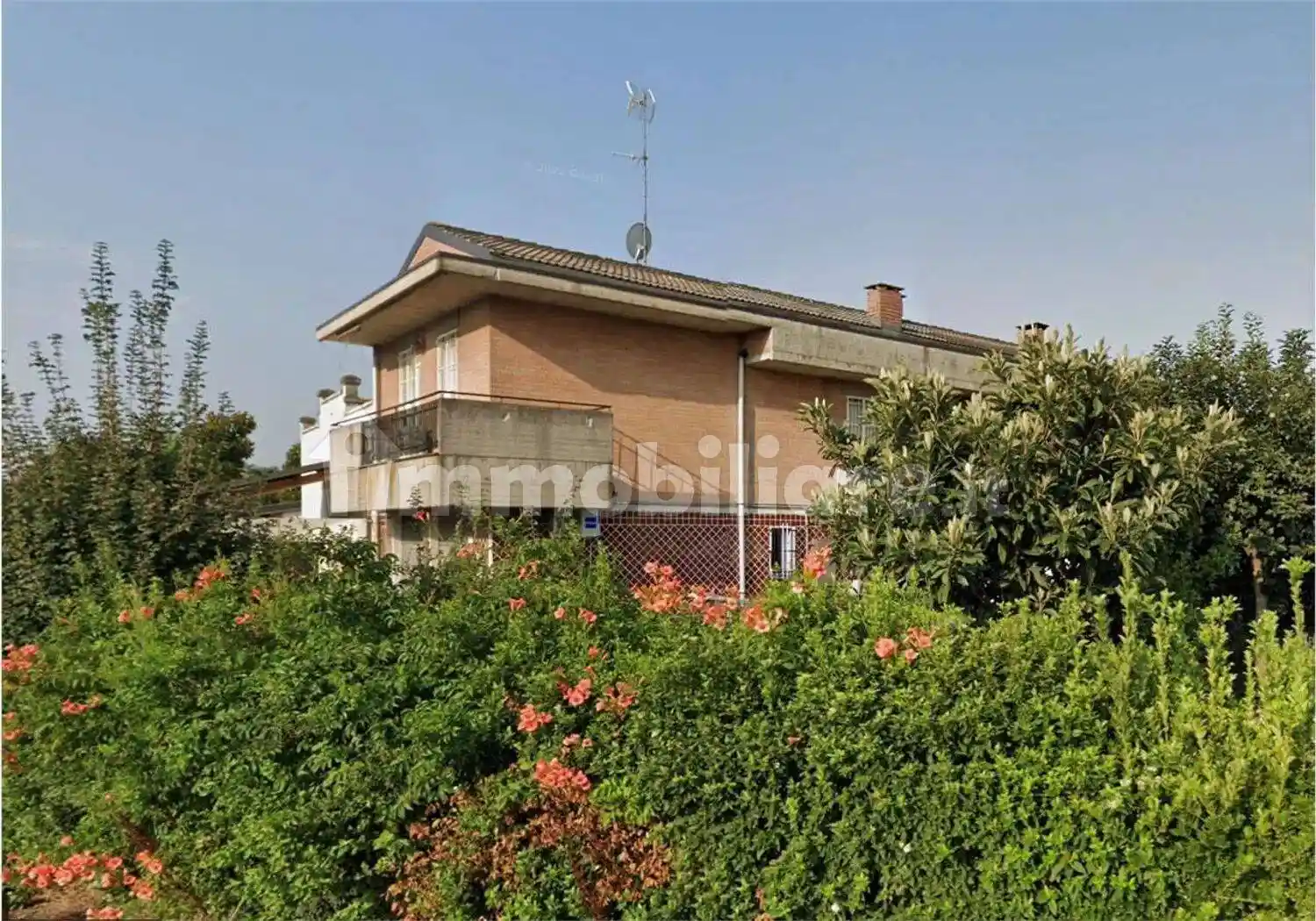 Palazzo - Edificio in vendita a Modena