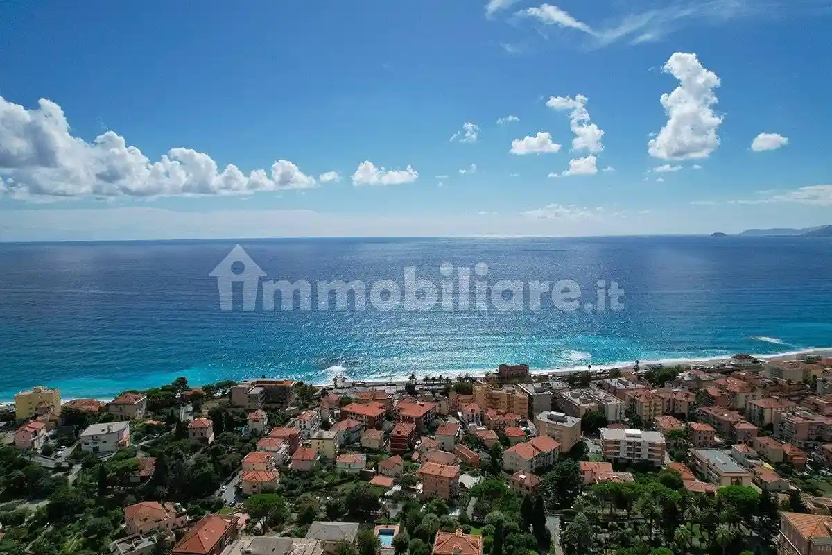 Appartamento in vendita a Borgio Verezzi