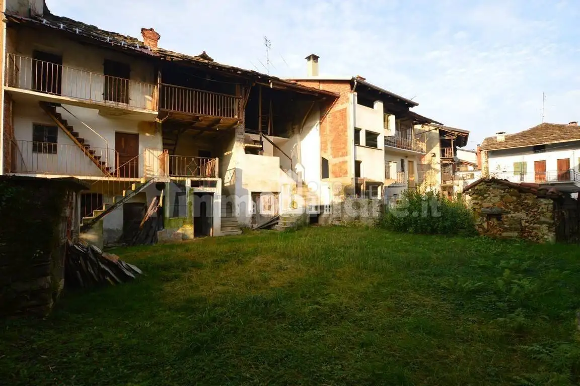 Casa indipendente in vendita a Rueglio