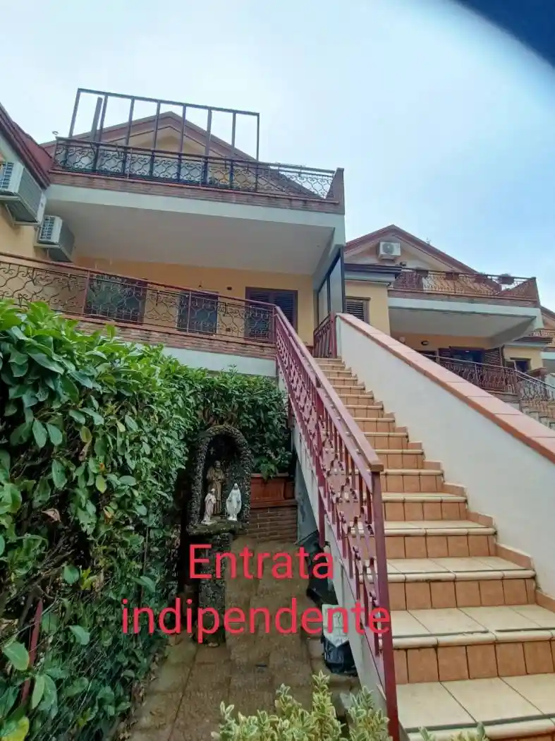 Villa a schiera 5 locali, ottimo stato, Centro, Solofra - foto 2