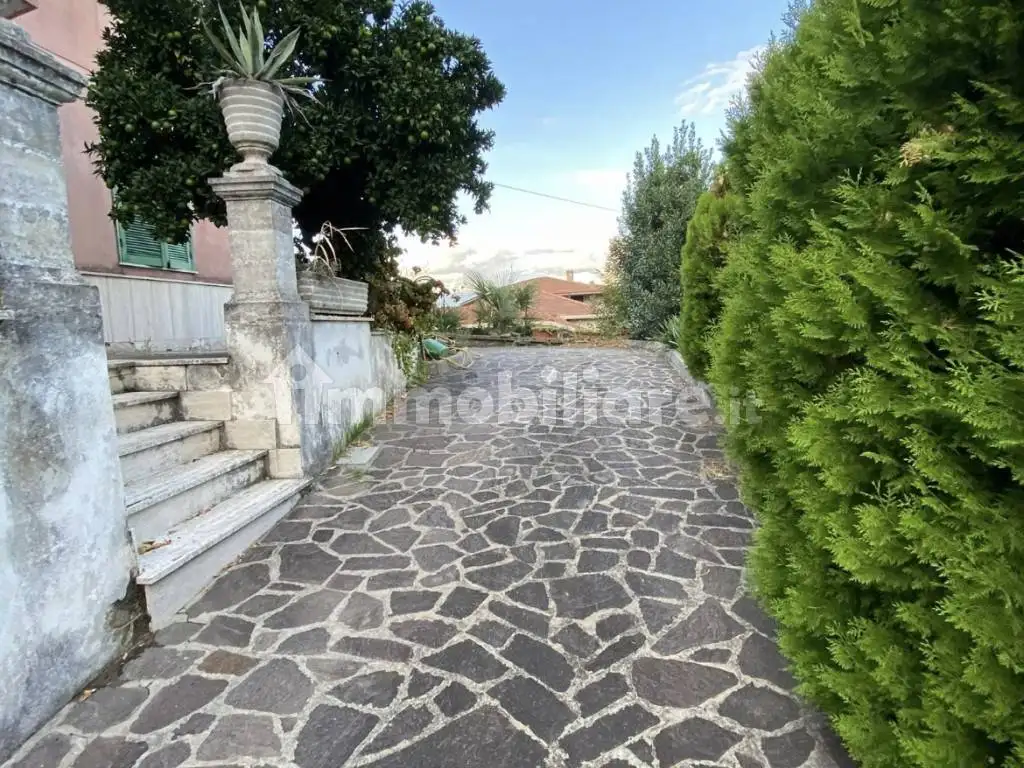 Casa indipendente in affitto a Supino