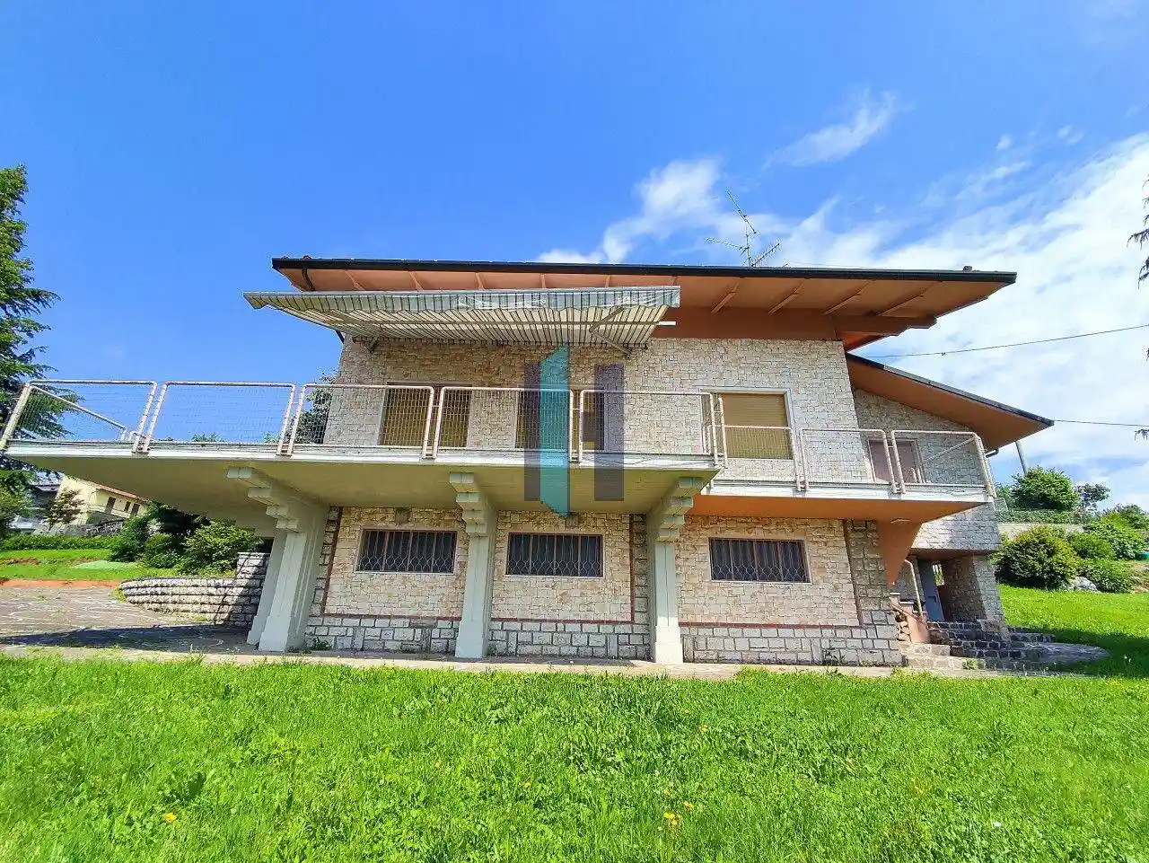 Villa in vendita a Serle