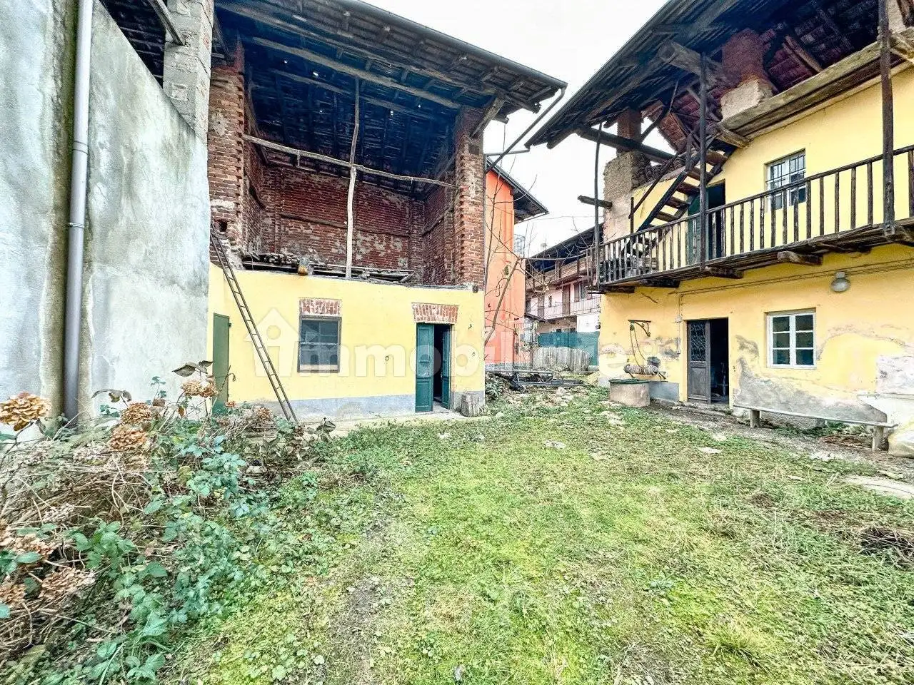 Rustico - Casale in vendita a Cavallirio