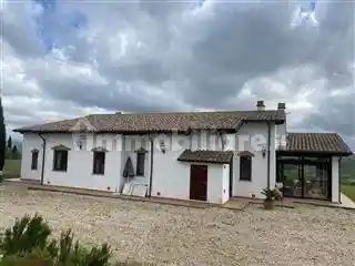 Rustico - Casale in vendita a Tuscania