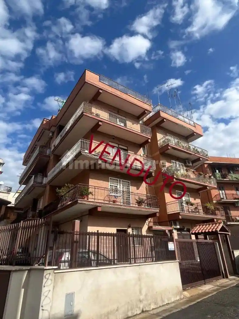 Appartamento in vendita a Roma