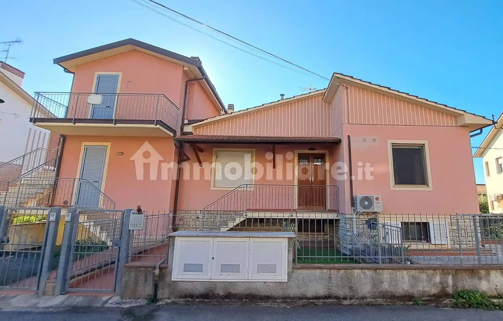 Casa indipendente in vendita a Rosignano Marittimo