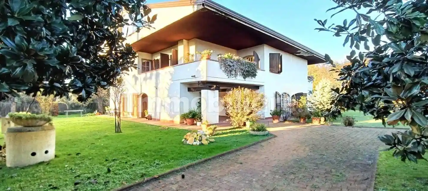 Villa in vendita a Montignoso