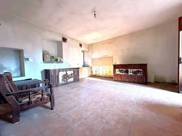 Rustico - Casale in vendita a Borgomanero