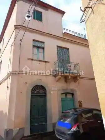 Palazzo - Edificio in vendita a Bronte