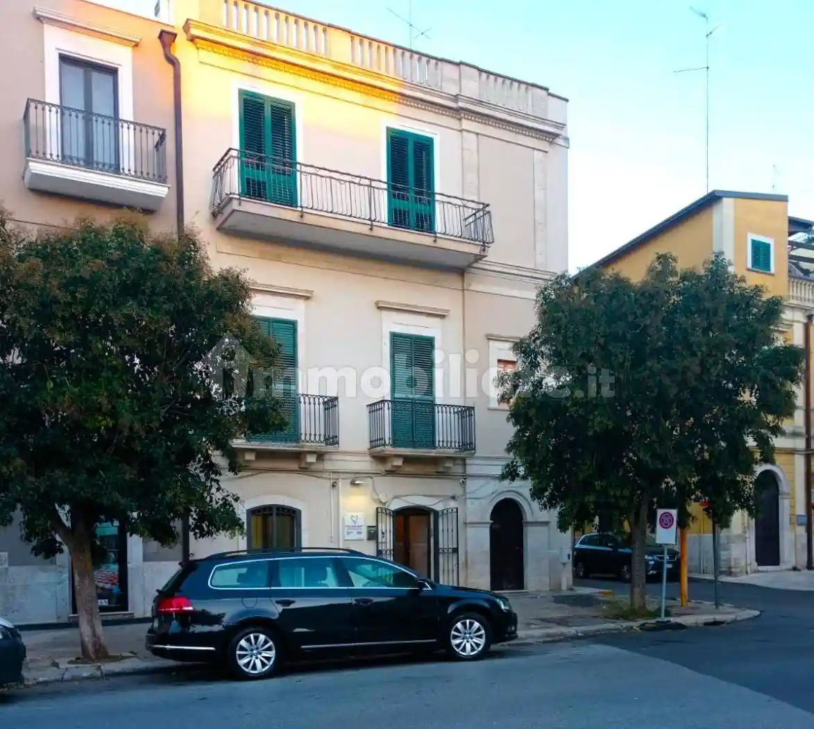 Palazzo - Edificio in vendita a Acquaviva delle Fonti