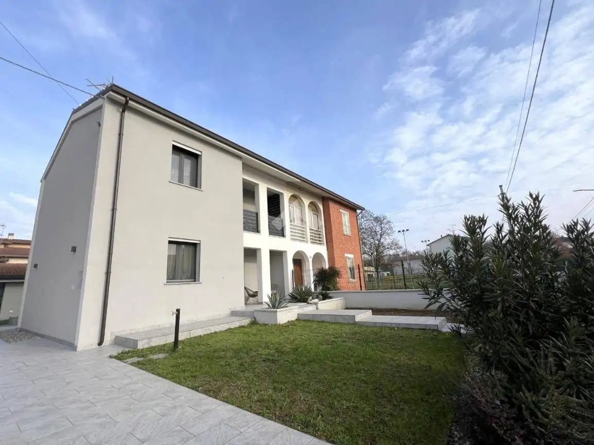 Villa in vendita a Casalromano