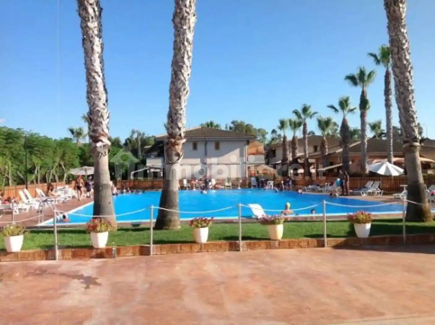 Appartamento in vendita a Campofelice di Roccella