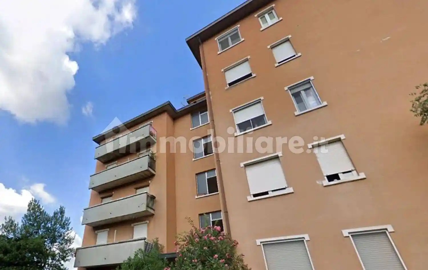 Palazzo - Edificio in vendita a Dairago