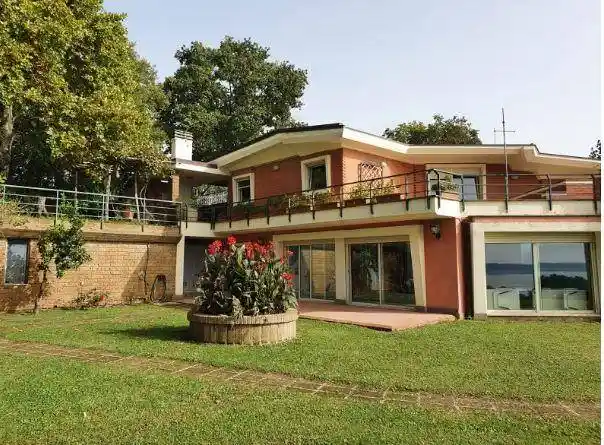 Villa in vendita a Trevignano Romano