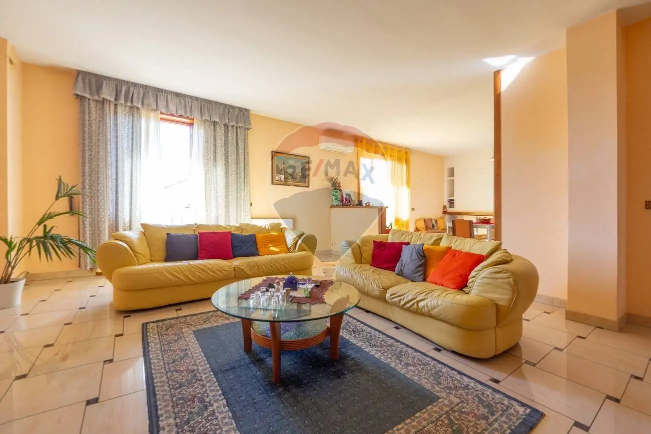 Appartamento in vendita a Vacri