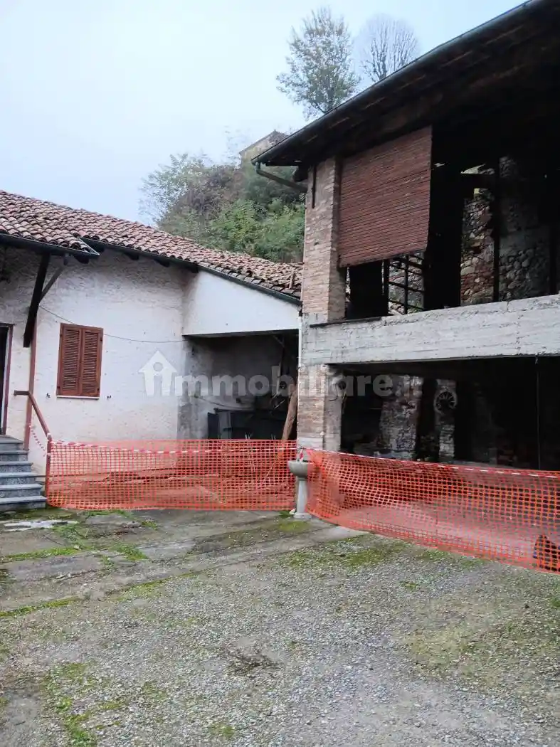 Casa indipendente in vendita a Sarezzano
