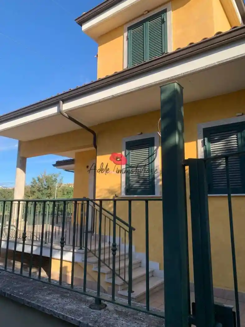 Villetta a schiera in vendita a Guidonia Montecelio