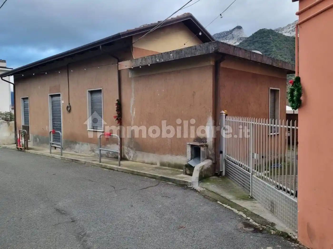 Casa indipendente in vendita a Carrara