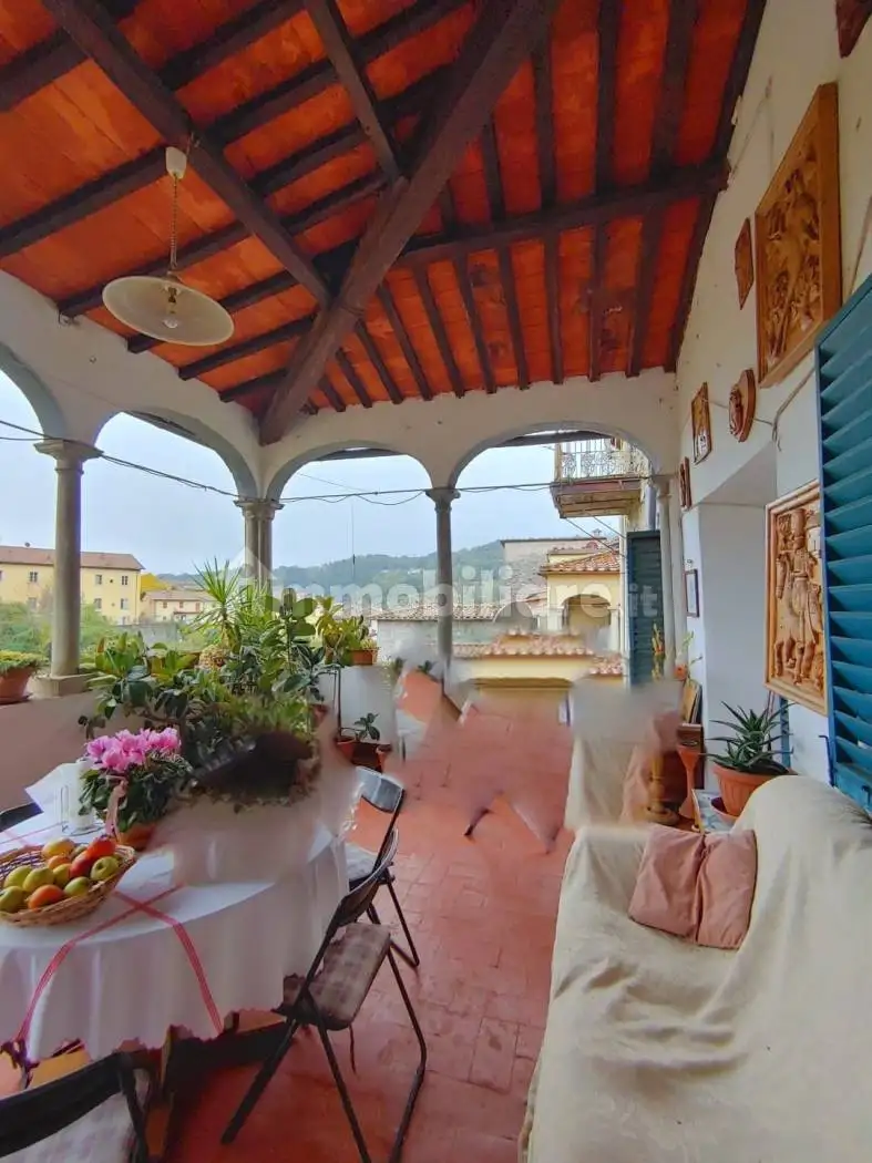 Palazzo - Edificio in vendita a Pratovecchio e Stia