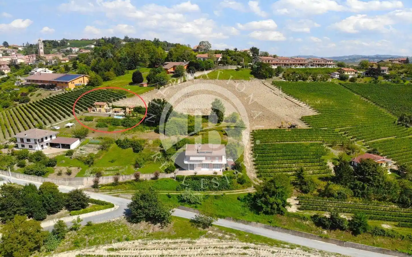 Villa in vendita a Monforte d'Alba