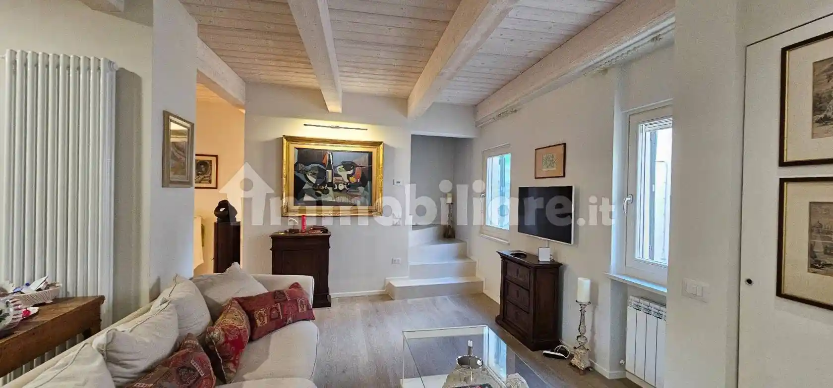 Casa indipendente in vendita a San Severino Marche