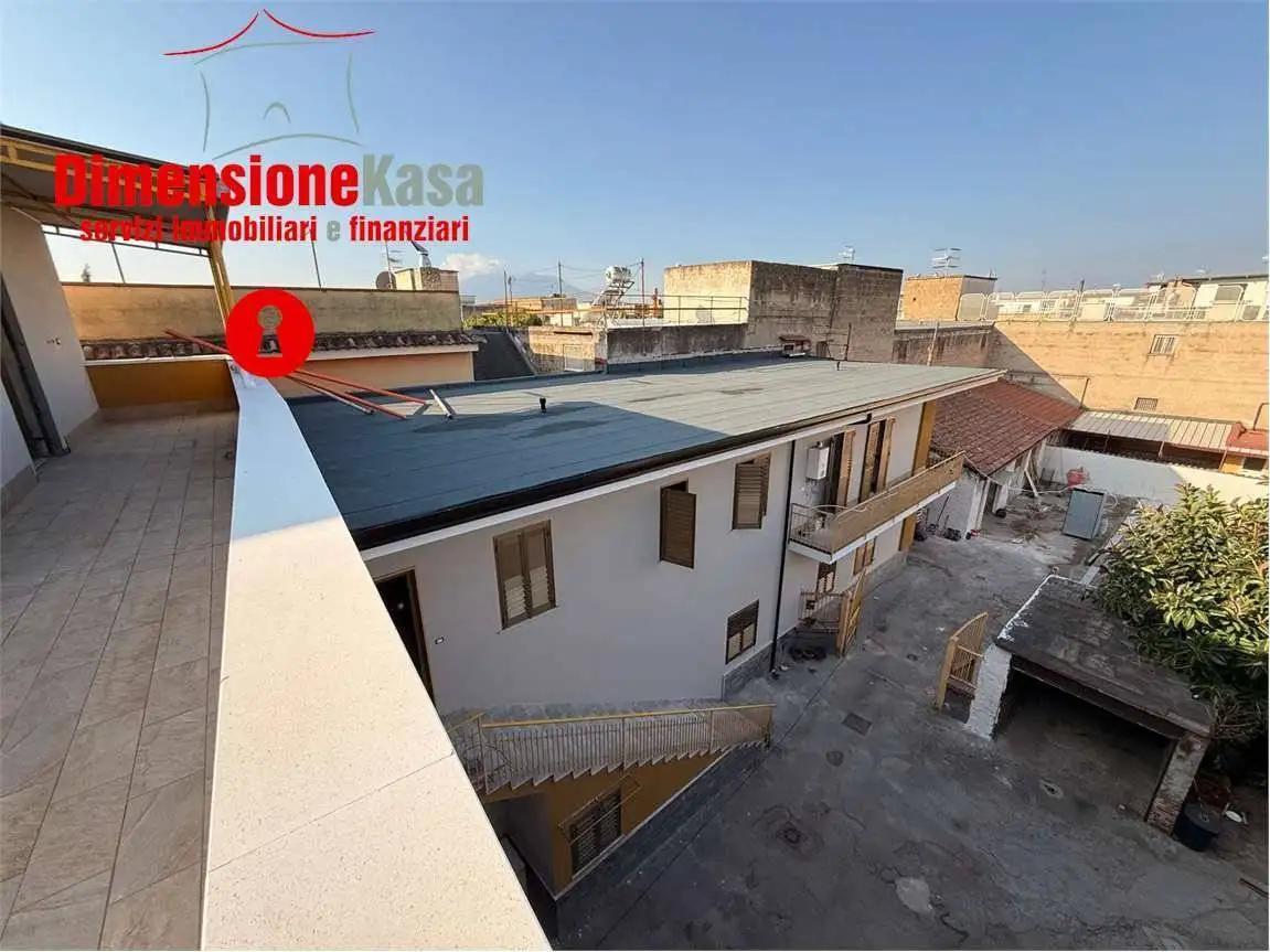 Palazzo - Edificio in vendita a Cimitile