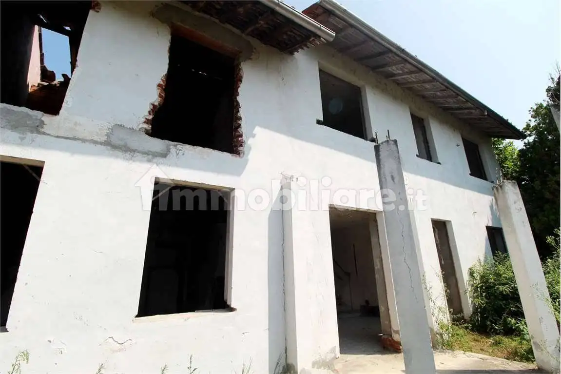 Rustico - Casale in vendita a Confienza